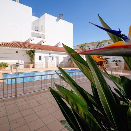 Hotel Apartamentos Loto Conil Conil De La Frontera Exterior foto