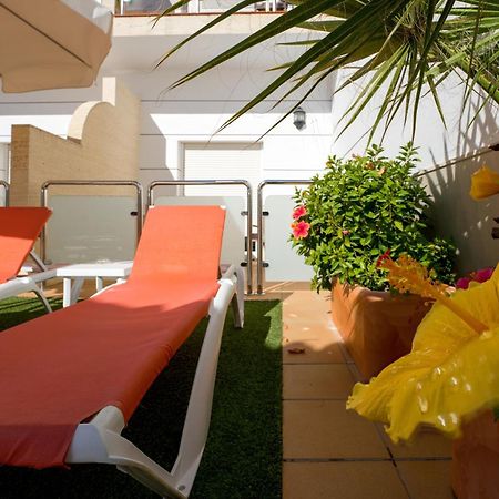 Hotel Apartamentos Loto Conil Conil De La Frontera Exterior foto